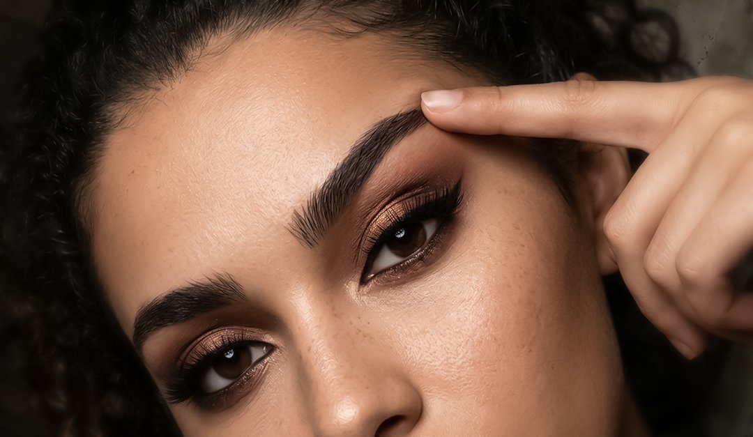 Eyebrow henna tint image